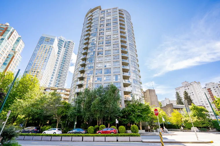 1050 Smithe Street from the street, West End Vancouver